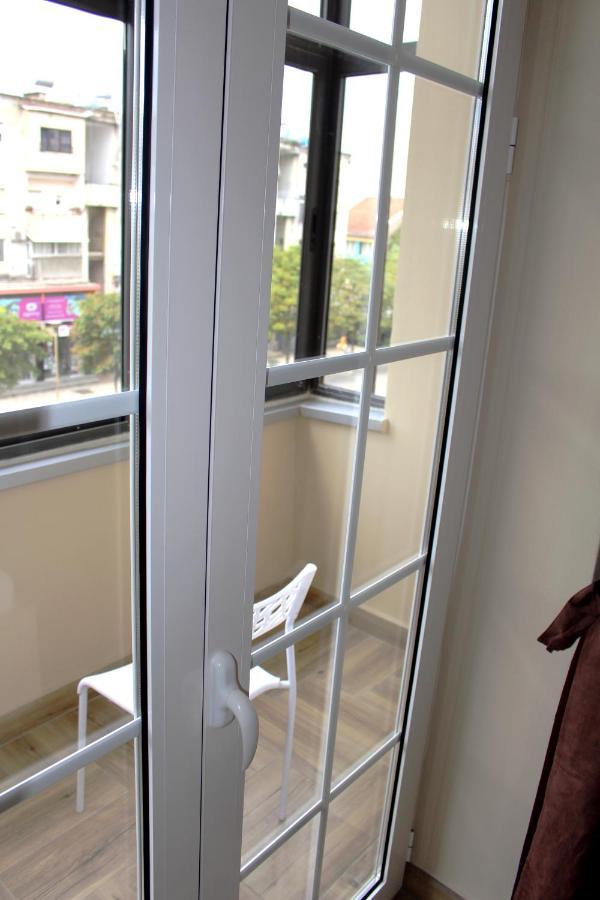 Apartament 2V1 - Myslym Shyri Tirana Zewnętrze zdjęcie